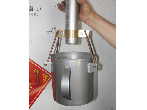 鶴管接油桶
